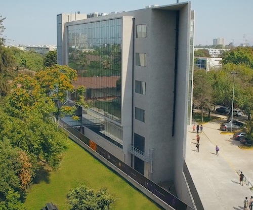 Edificio de Centros de Investigación